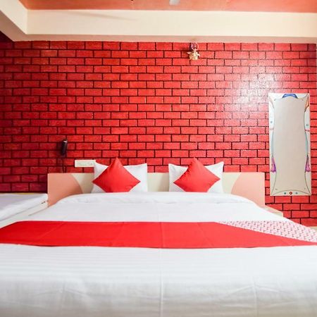 Hotel Palak Palace ウダイプル エクステリア 写真
