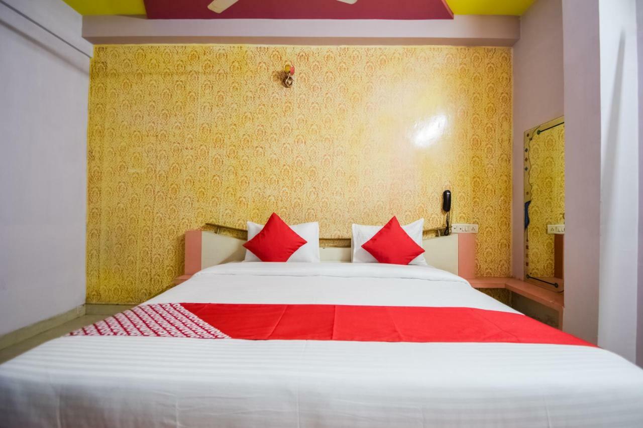 Hotel Palak Palace ウダイプル エクステリア 写真