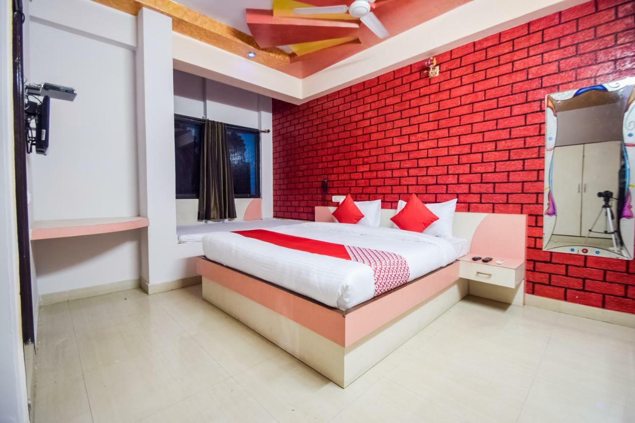 Hotel Palak Palace ウダイプル エクステリア 写真